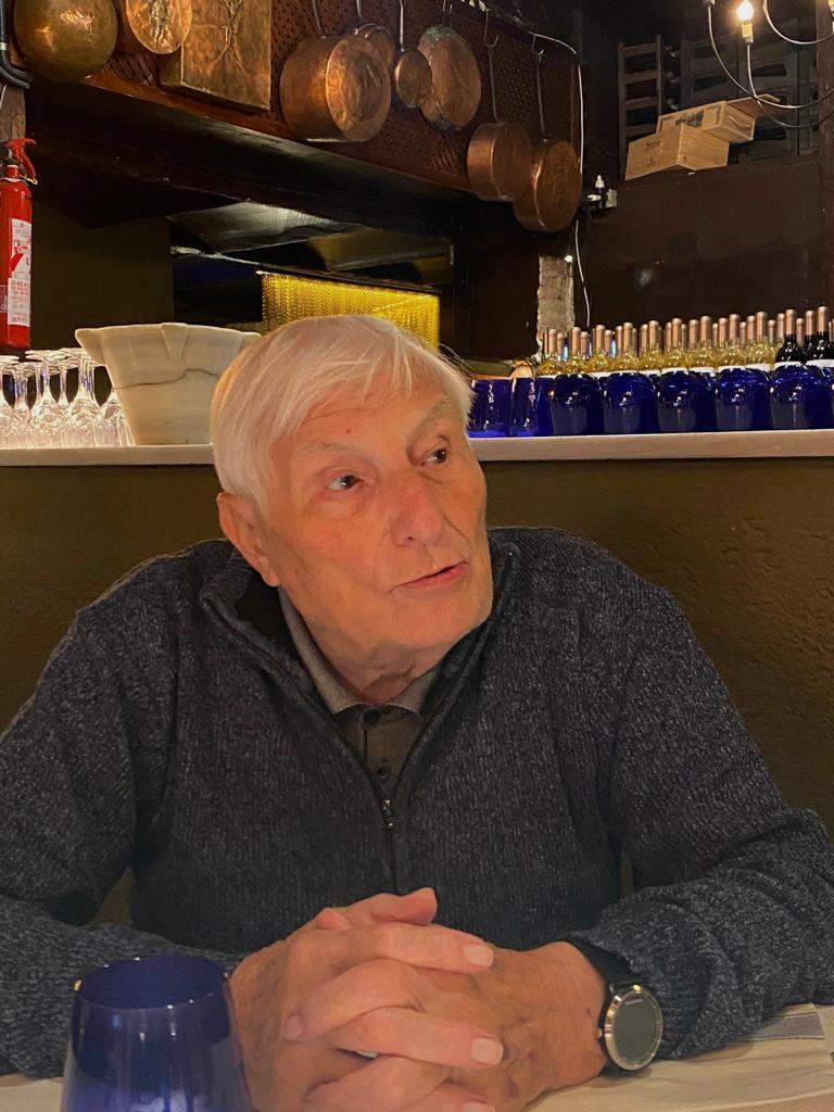joanbesson's tweet photo. Aquest matí ens ha deixat, a #Granollers, en Daniel González, als 87 anys. Era el pare del meu amic Jordi [@jordicellarius], del restaurant #Cellarius. Com tots els gallecs, trempat i amb un excel.lent sentit de l'humor. Ànims també, Montse i Dani. https://t.co/Ql5GsVFX9v