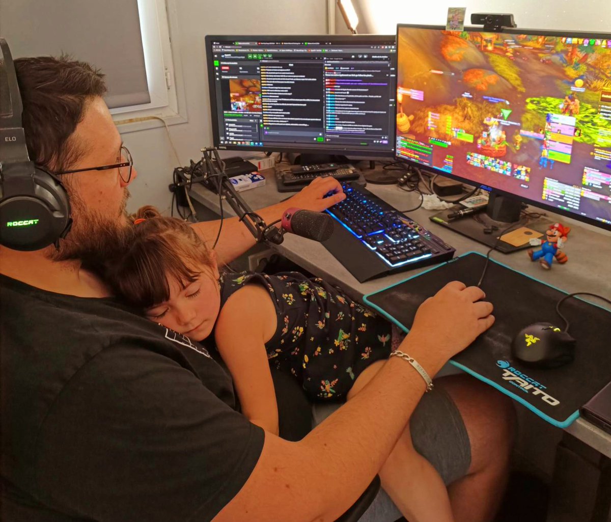 SpykoTV's tweet photo. Papa gamer. Mes deux filles Lou &amp; Lya https://t.co/GFZpbRg2Lq