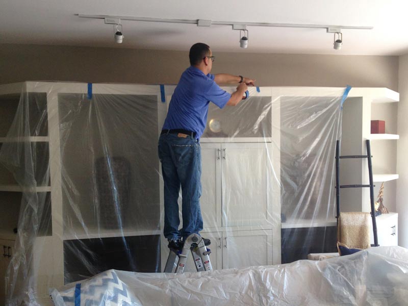 callcleanpro's tweet photo. A CleanPro employee covers the home to protect it from the restoration process.  https://t.co/jauXeSlCyi #cleanprorestoration https://t.co/uatvvD1a4K