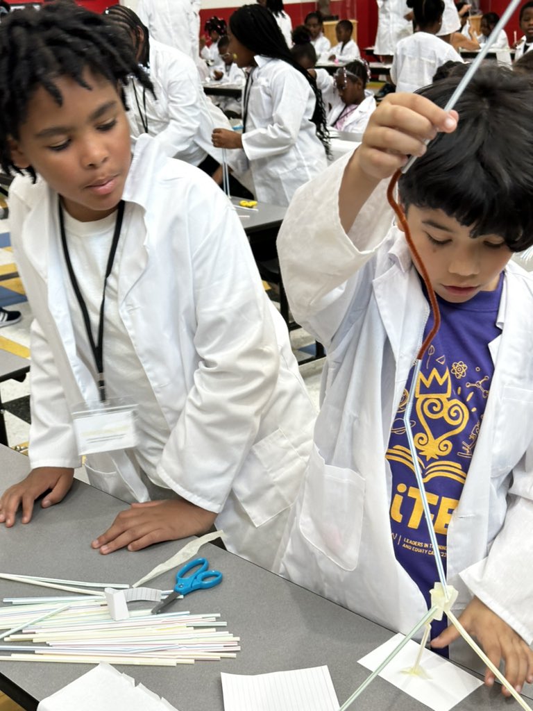 DPSLitE's tweet photo. Week 1 of Lit-E & Camp Invention is underway! Our Lit-E Campers are brilliant and are having an amazing time utilizing the Engineering Design Process in problem solving, creating & inventing! #STEM #CampInvention #ScienceIsMagic #LearningAcceleration. https://t.co/7zPiPb3lSq