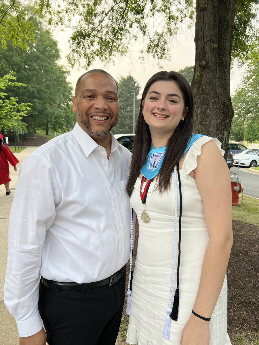 <a href="/coachBedfordhs/">Rodney Bedford</a> will forever &amp; always be a pillar of strength and encouragement for Natalie. Having a 13-1 season w him in her freshmen year to every joyous, frustrating and hilarious moment since then. We are forever grateful for him being part of the village in her life. ❤️🖤
