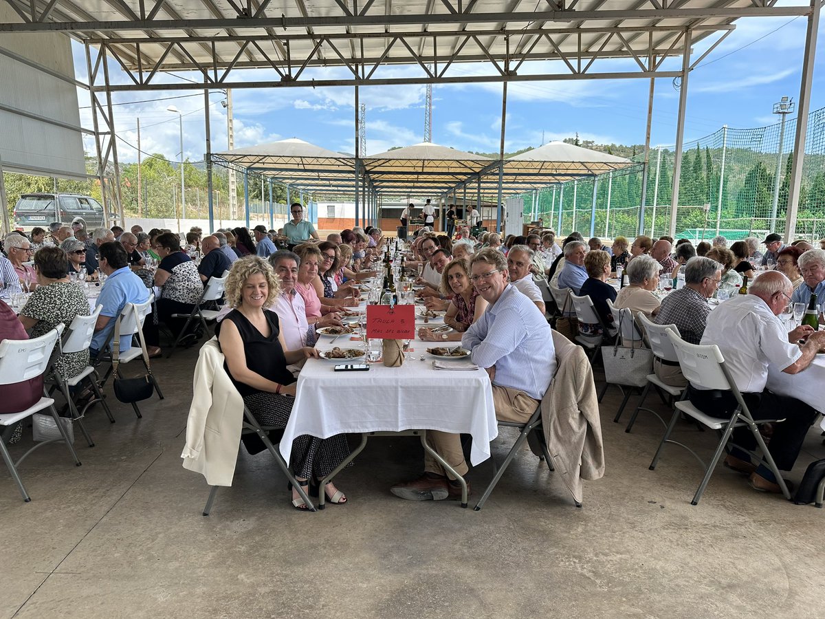 Ferran_Bel's tweet photo. Un plaer participar de la festa de l’associació de gent gran de #Bitem , estic segur que l’any vivent ja podreu gaudir del nou casal que entre tots hem fet possible https://t.co/e9rM8U3WWC