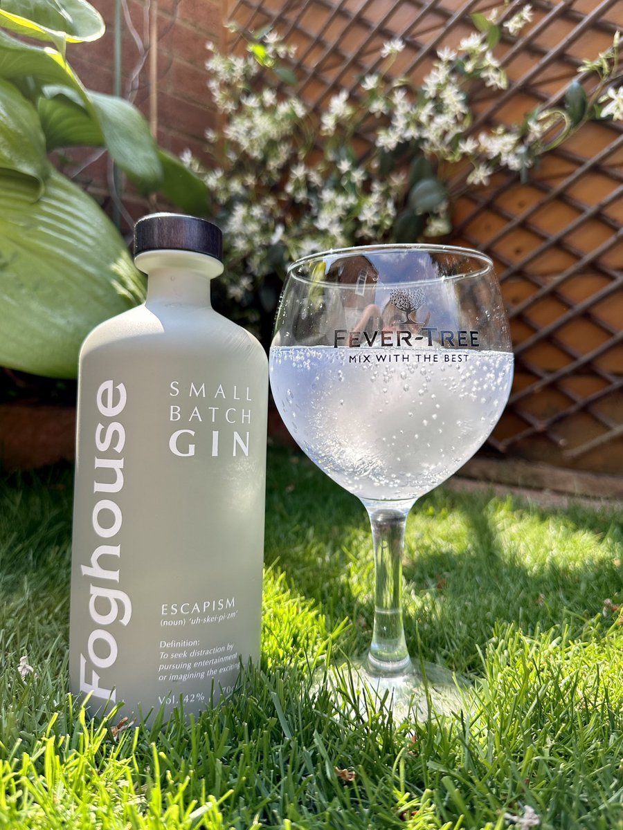 DanDohertyBlog's tweet photo. Happy #WorldGinDay - couldn’t get to @Junipalooza this year, but I’ll be joining you all in spirit, starting with a taste of the med with @wearefoghouse - matched with perfect Mediterranean weather too!! https://t.co/QoRn6zFPLG