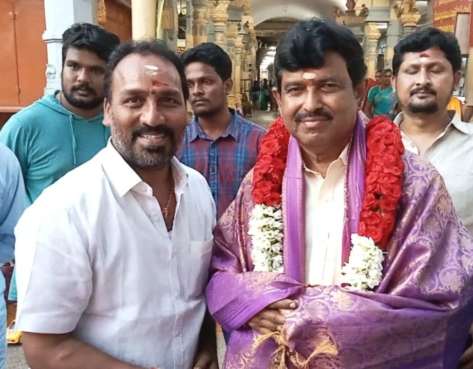 teamkotte's tweet photo. గౌరవనీయులు .పెద్దలు. జనసేన పార్టీ ముఖ్య నాయకులు శ్రీ హరిప్రసాద్ గారికి హృదయ పూర్వక జన్మదిన శుభాకాంక్షలు ...కొట్టే వెంకటేశ్వర్లు..
@KotteVenkatesw3 @JanaSenaParty @PawanKalyan @mnadendla @NagaBabuOffl https://t.co/dY63rUVphZ