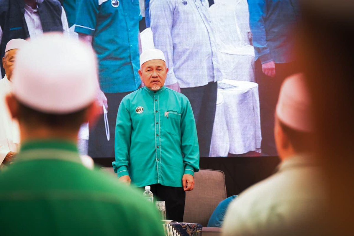 titm_official's tweet photo. Menghadiri Liqa’ Fikri PAS Pusat di Port Dickson, Negeri Sembilan hari ini. Program Tarbiyyah Ruhiyah inilah yang membezakan PAS dengan parti-parti lain. https://t.co/0eA6n7seqz