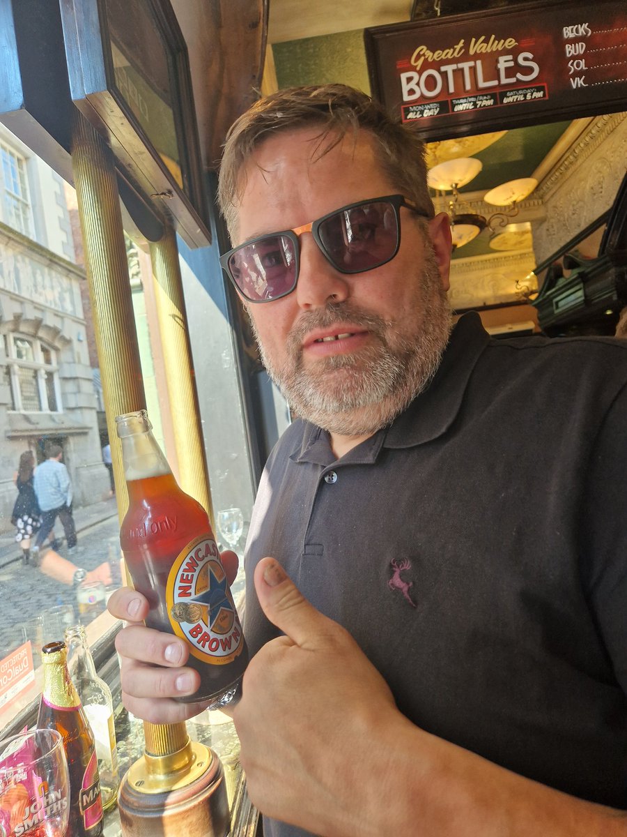 Vic_Hamilton24's tweet photo. @RadioX @tobytarrant @Pipskin Mark got his 1st Newcastle Brown Ale #SamFenderSJP #samfender #Newcastle #radiox #requesthour https://t.co/6NPI3IyJBa