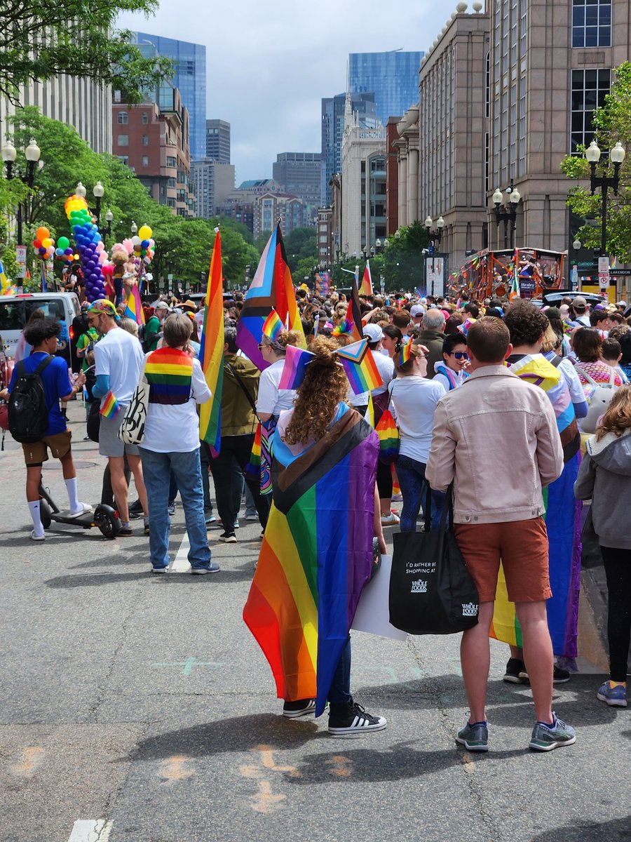 pizzachurro's tweet photo. I'll get to NYC eventually. But first Boston Pride! #BP4TP 🏳️🌈 https://t.co/fTNw6KthWl