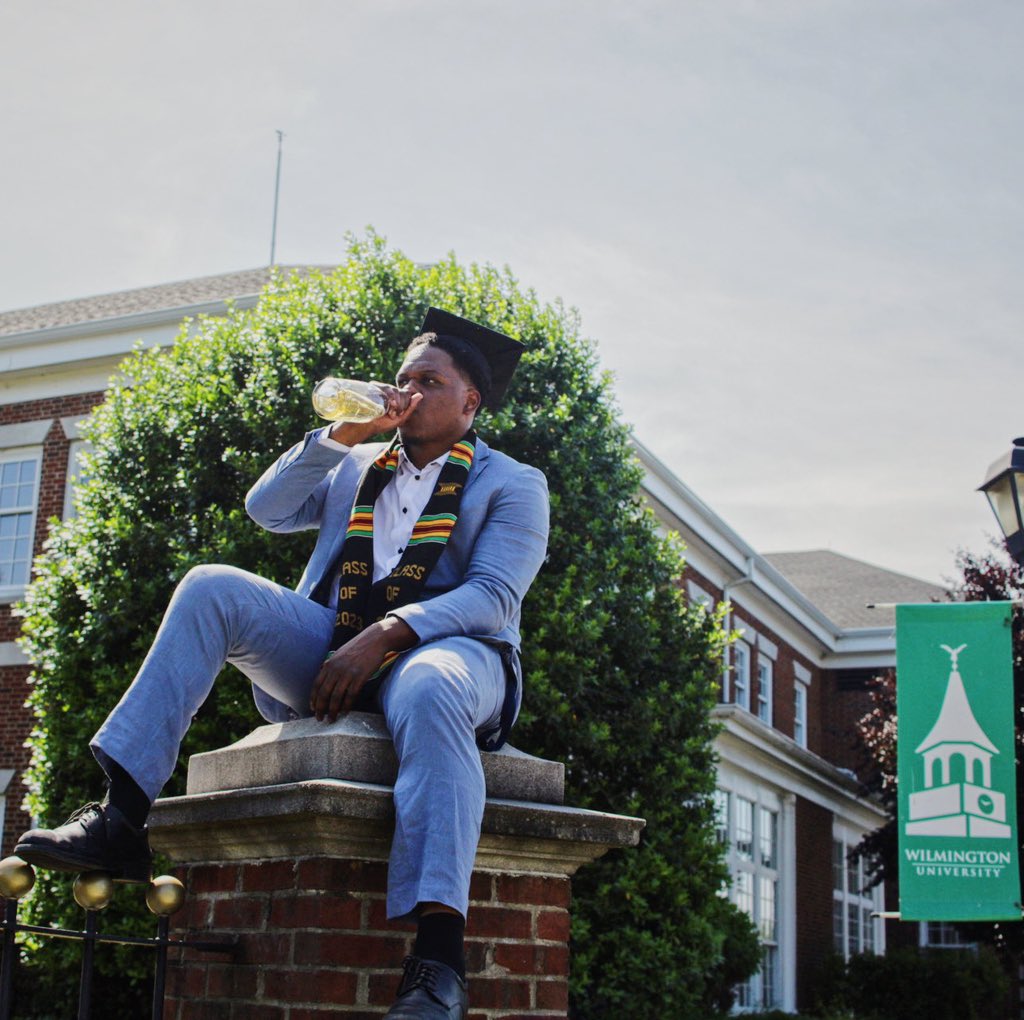 eanlewis_'s tweet image. GRAD PHOTOS 👨🏾‍🎓💫 @J_Perk_ #wilmu #college #graduate #Classof2023