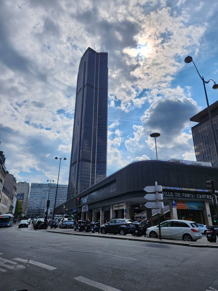 Ballade Parisienne 😎
#TourMontParnasse ☀️😎