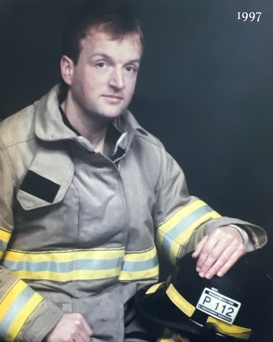 Sayers291's tweet image. Congratulations and happy retirement to Captain John Ganly. Thank you for allowing me to capture these images with your son, and my colleague, Tyler.  
@ganly95 ,@MississaugaFES 
@oakvillefire ,@oakvillepffa