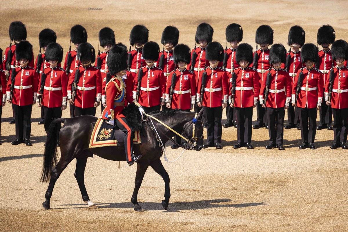 ArmyInLondon's tweet photo. The Colonel of the Welsh Guards HRH The Prince of Wales reviews his troops on the final rehearsal prior to The King’s Birthday Parade on 17th June, the first of His reign. These soldiers are fresh from operational commitments across the globe. @BritishArmy @KensingtonRoyal https://t.co/eUVuB9eSOY