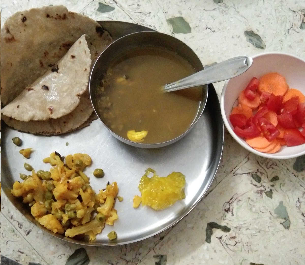 Saturday lunch time with urad ki kali dal, aloo flower subzi, salad, aam achar, roti and rice.
#homefood #homecooking #saturdaylunch #saturdayfood #foodblogger