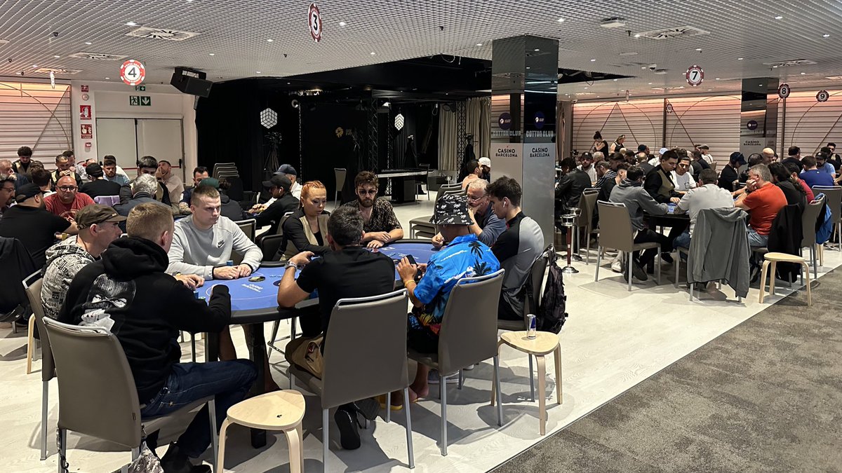 CasinoBarcelona's tweet image. 🏆 MAIN EVENT - @goldengamesint 🏆

Arranca el día 2 del MAIN EVENT con todavía el registro abierto 🔥

Por el momento son 2️⃣5️⃣1️⃣ los jugadores del MAIN EVENT y esta cifra solo hará que subir hasta el final del nivel 11 donde cerraremos el registro.

#GoldenEvents