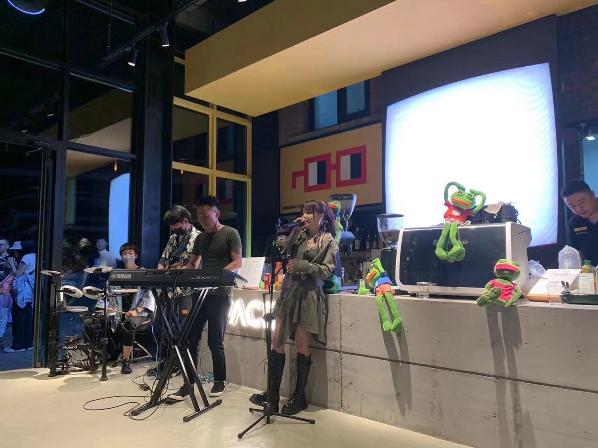 noun_74's tweet photo. ⌐◨-◨ everywhere
Meta Space coffee, 751 Art District, Jiuxianqiao Road, Beijing #prop211 @Nounscn @nounsdao https://t.co/69y6ZoSPBl