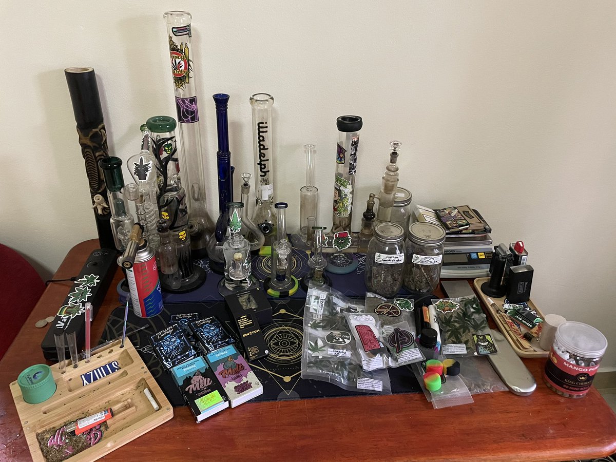 Theterphunt's tweet photo. DM dir more info 📲  ##bonghits #bonglover #420bong #Pattaya #deliver #qualitybud420 #WAX #resin #crumble #hash #420pattyadelivery https://t.co/o5fhLMP5T9