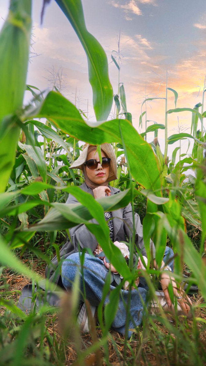 YOUSEFMAJDY3's tweet photo. السلام عليكم 🌽🌴 
..
من الأشياء المُضلة عندي التصوير في الطبيعة ، بتاريخ 8/6 /2023 يصادف يوم تصويرنا مع العواصف وتغير الجو بشكل سريع وغياب الشمس مع تغير السما بشكل مستمر ، كان تحدي وتحدي عظيم نخرج بنتائج مُرضية لنا جميعاً .. والحمدلله بعد جهد يُحترم خرجنا لكم بهالنتائج العمالقة. https://t.co/Ri1oKGTwuj