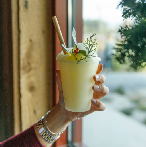 🥤🌾 We're making sipping on your favorite smoothies even better with our reed straws. Ideal for milkshakes, frozen drinks, and smoothies, they're Mother Earth's answer to plastic pollution. #ReedStraws #EcoFriendly #SmoothieTime #HolyCityStraws