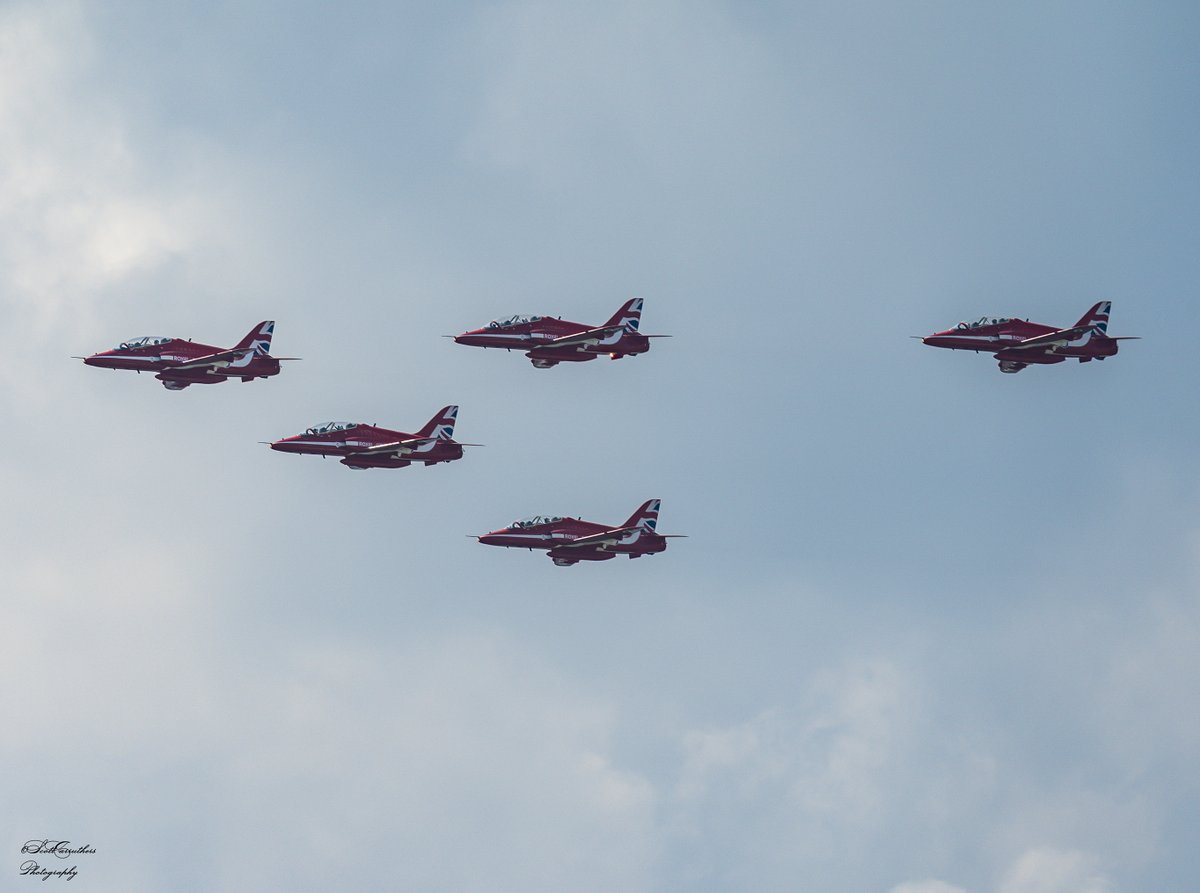 Scott C Photography (@scottsphotoart) on Twitter photo Always great to see the amazing <a href="/rafredarrows/">Red Arrows</a> passing over our village today #raf #redarrows #planespotting #photooftheday #photography <a href="/SonyUK/">Sony UK & Ireland</a> #sonya9 Always great to see the amazing <a href="/rafredarrows/">Red Arrows</a> passing over our village today #raf #redarrows #planespotting #photooftheday #photography <a href="/SonyUK/">Sony UK & Ireland</a> #sonya9