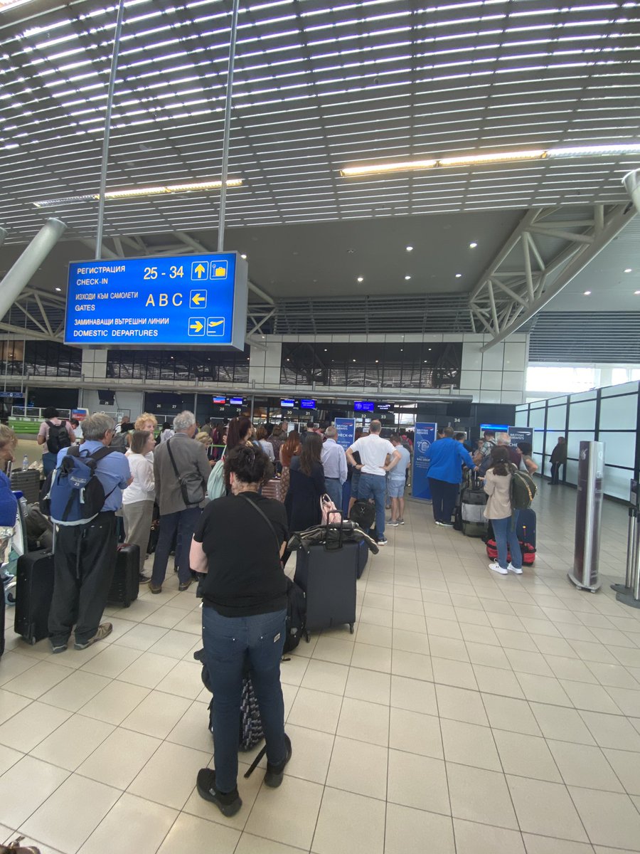 elainedixon's tweet photo. Every single time I fly from Sofia>London with @British_Airways it’s always a shit show at check in. Staff show up so late for check in and work at a snail’s pace. Less than 80 mins to takeoff and staff JUST showed up and were met with a pissed off queue. Every. Single. Time. https://t.co/nMFRO80BWo