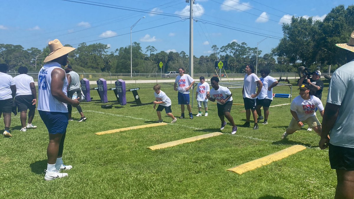 Okeechobee native and @Giants tackle @ENeal73 hosting is inaugural youth football camp at Okeechobee High School @ESPNWestPalm @ESPNTop63
