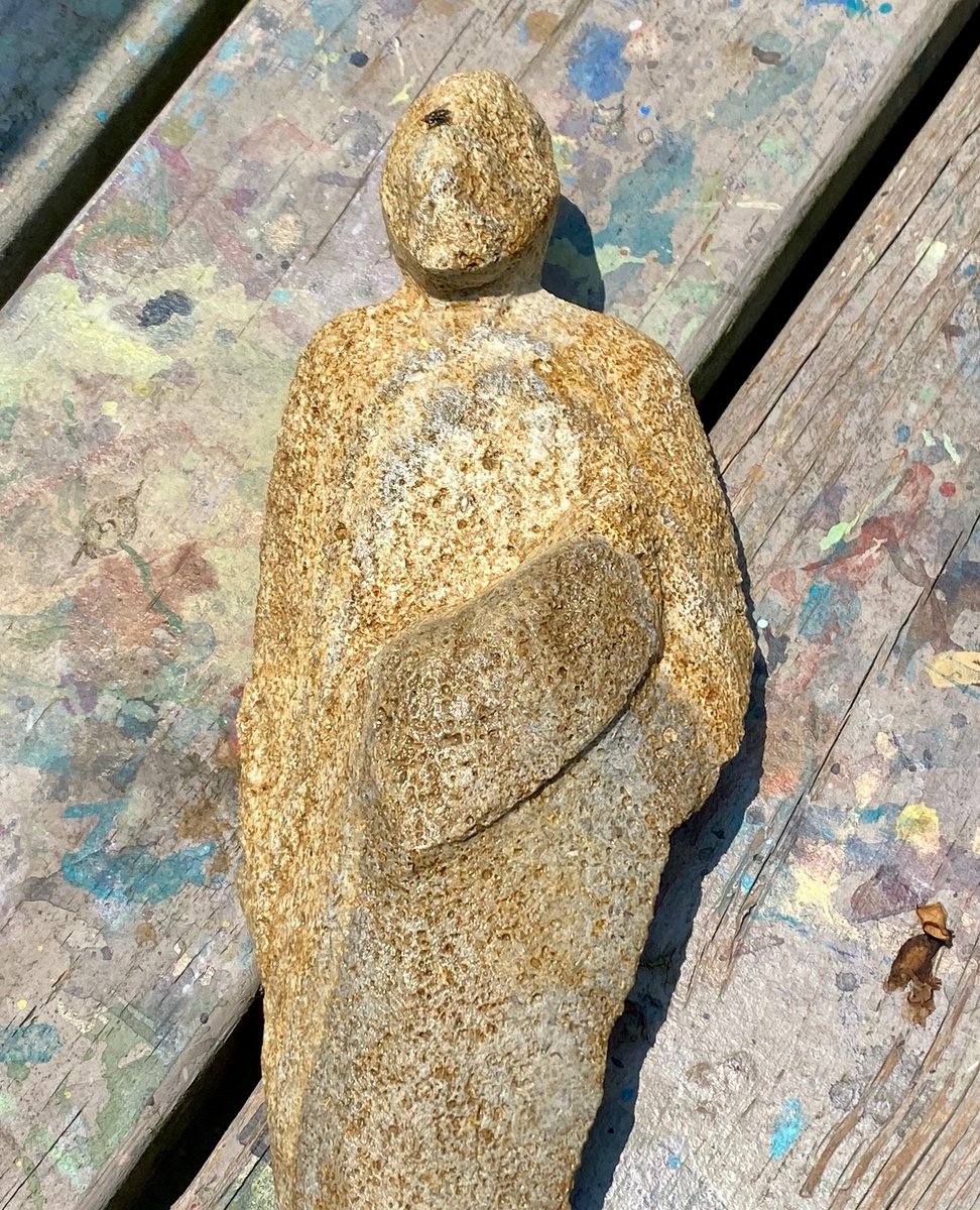 Sculpting weather is upon me! Rock dust, saw dust and star dust!all come together for me creating new sculpture! 

#lisajenningsart #sculpture #femalesculptor #foundstone #found wood #nashvilleartist #woodsculpture #stonesculpture #primitivecontemporary