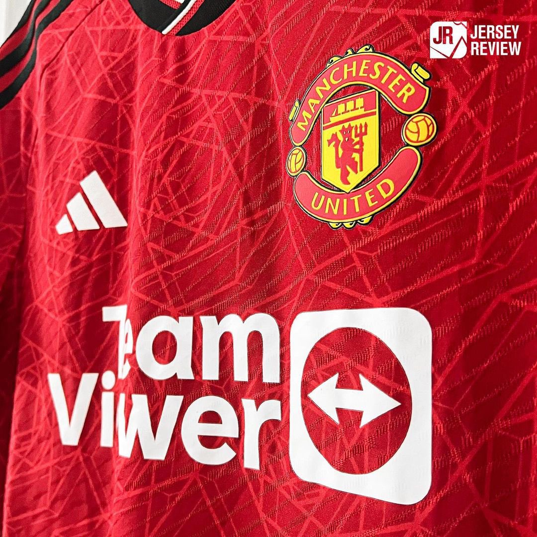 UtdPlug's tweet photo. The new home shirt in an "authentic" version. 🔴

IG/jerseyreview https://t.co/8oVWkzQHbC
