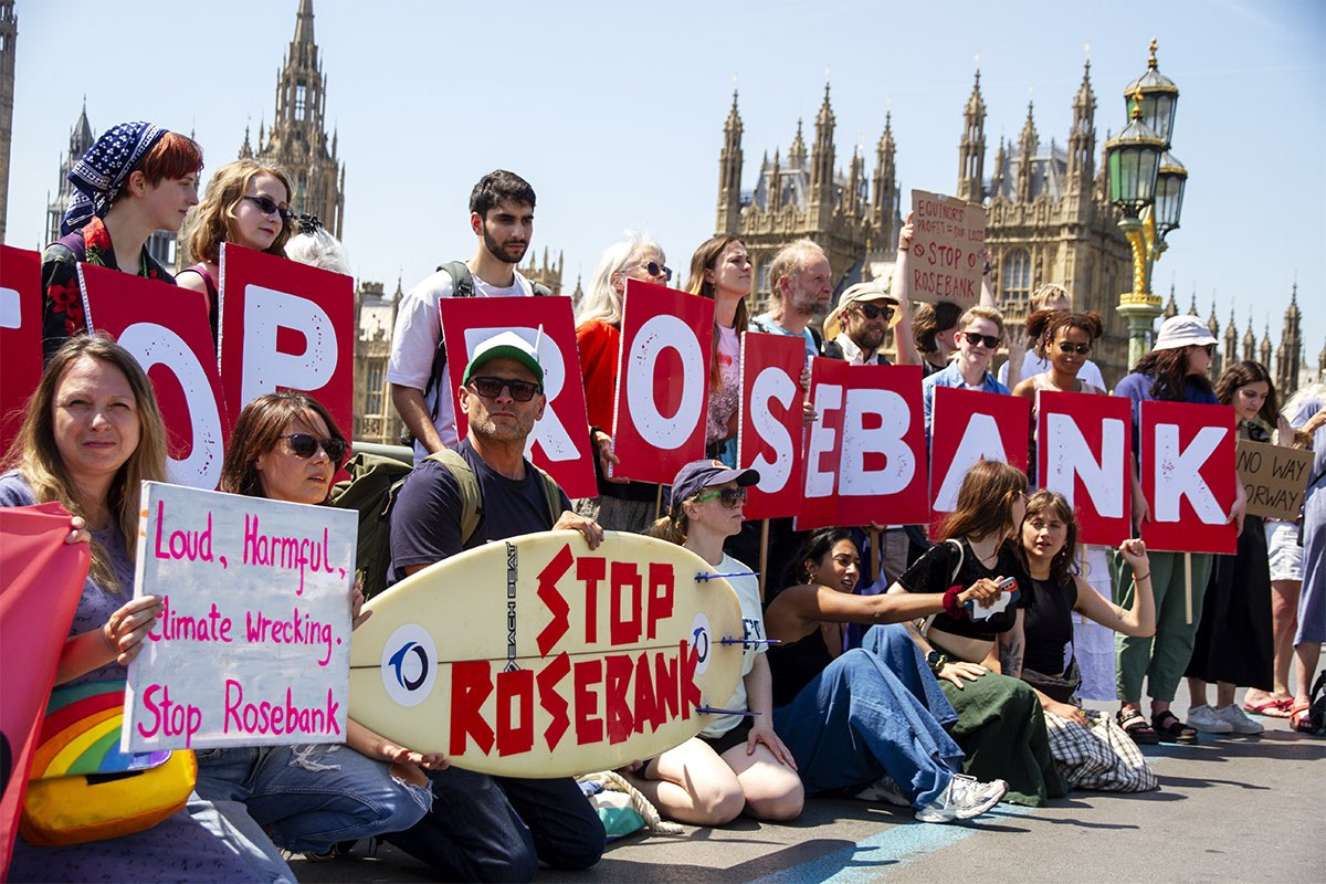 HugoSAS's tweet photo. Kudos & thanks to all the campaigners & organisers who took to the streets & beaches of the UK for the #WaveOfResistance protests today to call on the UK government to #StopRosebank ✊🛢️❌
This new oil & gas field madness would betray the governments climate & biodiversity commitments.
@StopCambo @tessakhan @GreenpeaceUK @friends_earth @FoEScot @sascampaigns @daisb @alyxcampaigns @OceanaUK @laurensunfl0wer