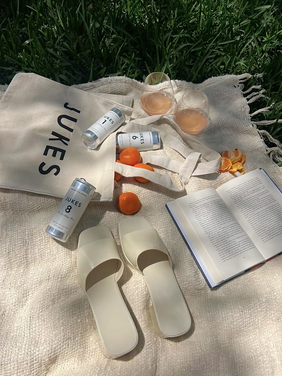 Raising a glass to National Rosé Day! 🥂 With Jukes Cordialities 8 Rosé, every sip is an aromatic and refreshing step closer to the taste of summer bliss. 

Your glass awaits you: ow.ly/lUN750OIrnT