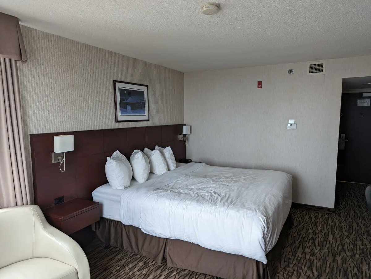 Nothing beats a good sandwich and a king-sized bed. I defy you to tell me otherwise #vacation #home