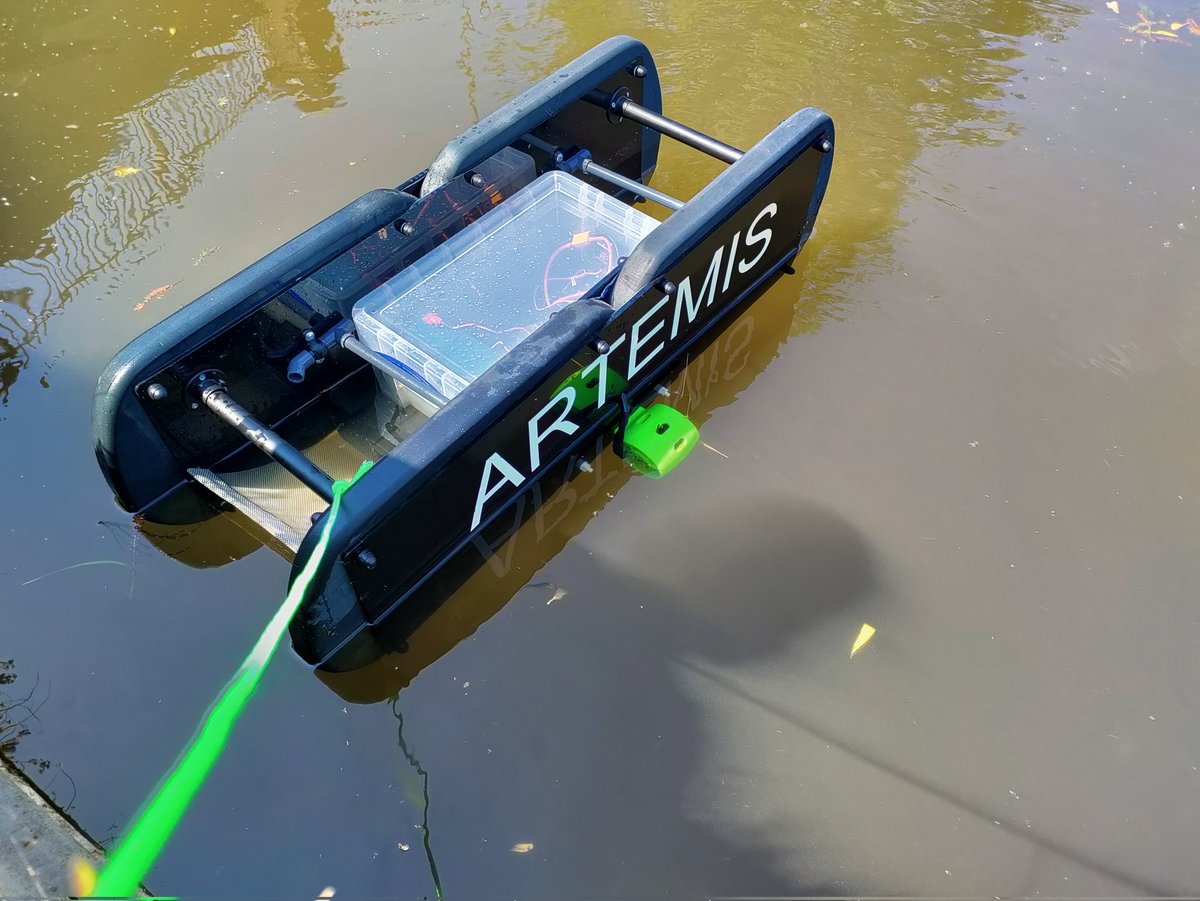 Here's some plastic waste we collected with ARTEMIS today on the Trent and Mersey Canal! Part of #plasticschallenge canalrivertrust.org.uk/news-and-views… @cleanupbritain @Derby_Canal @DerbyUni @CRTBoating #lifesbetterbywater #derbyuk