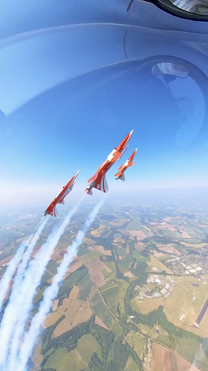 Patrouille Suisse ready for the RAF @cosfordairshow  | @vbs_ddps - @RAF_Cosford 
We are looking forward to the show tomorrow Sunday, 11.06.2023 at 2.p.m.!

#patrouillesuisse #swissness #tigerf5 #swissairforce #airshow #schweizerarmee #cosford23 #rafcosfordairshow 

© VBS/DDPS