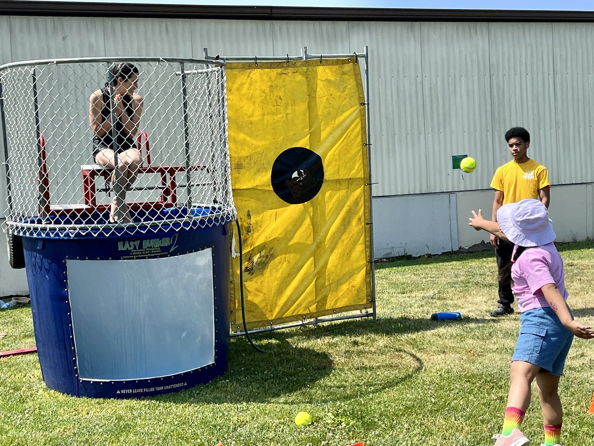 Fairhill ES Library tweet media