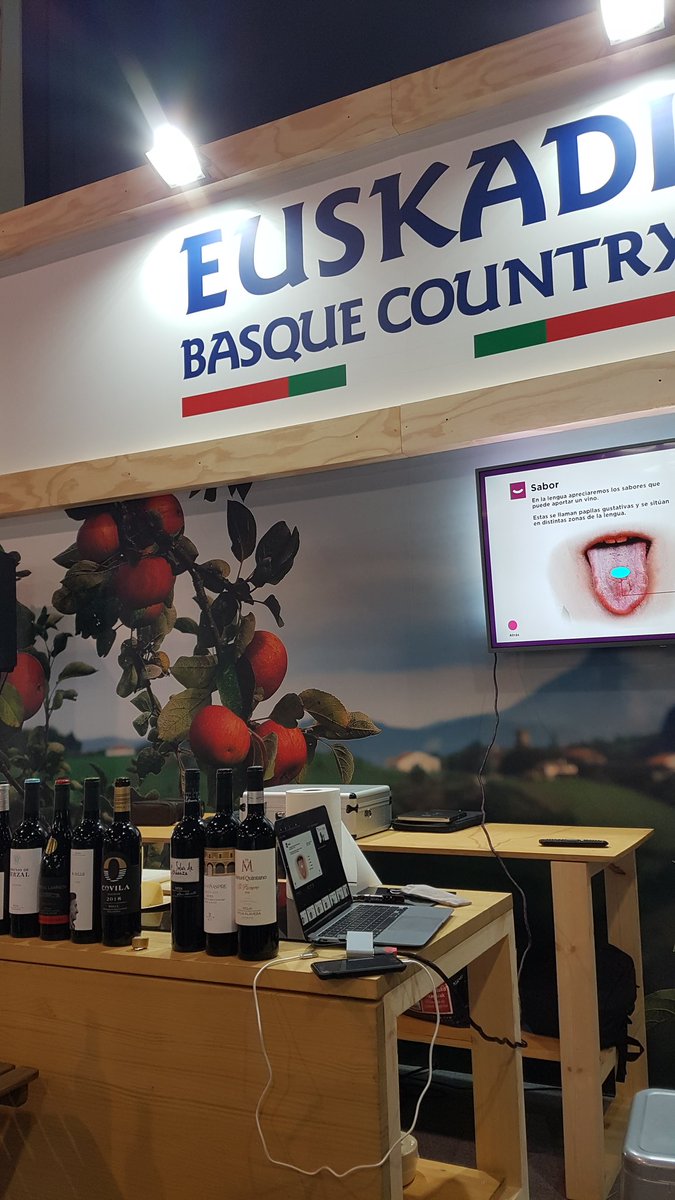 MarcoVolador2's tweet photo. ¿Qué se hace en #Euskadi?
¡¡Comer y beber bien!!
Cata en stand @i_euskad @Turexpo
#SemanaVerde23 #AbancaSemanVerde #Turexpo23 #PGTurexpo23 #EncuentrodeBloggers https://t.co/0lg7wsKYMM