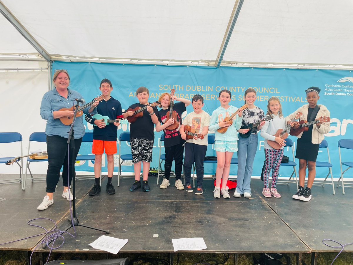 🎶 We were delighted to host the Ukulele Ensemble at #RuailleBuaille today!!