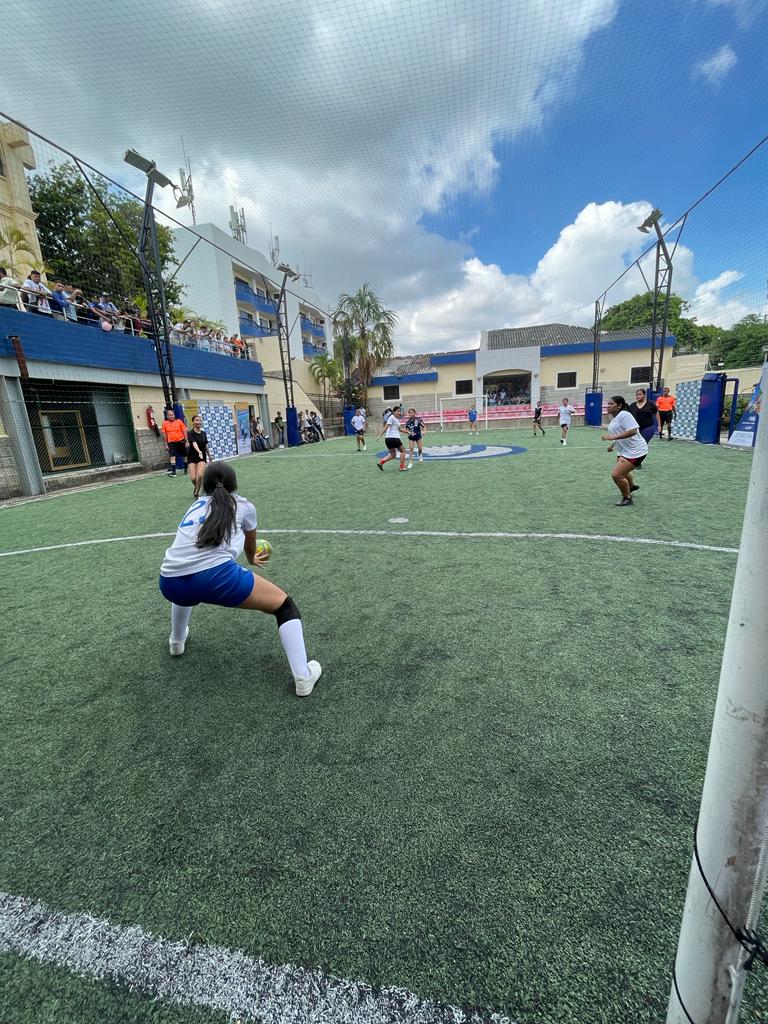 El fútbol es más que un deporte, es una pasión que nos une a todos 🏆 Así celebramos la final de los juegos deportivos en compañía del exfutbolista del <a href="/JuniorClubSA/">Junior FC</a> Carmelo Valencia

¡Celebramos la magia del fútbol en la Organización Inca! ⚽🌟

#futbol #Bienestar #Estudiantes