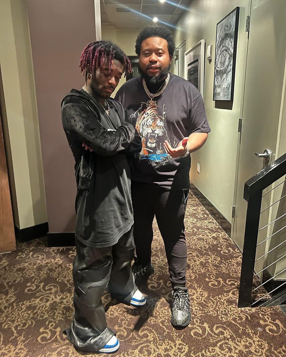 uziawge 👽 tweet media