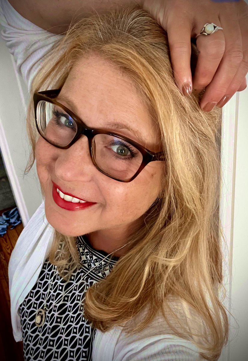 kimberlygrigsby's tweet photo. Give someone a little extra love today… create a happy memory. 💕#LifeIsShort #LifeIsUnexpected https://t.co/Nwe0GXneMi