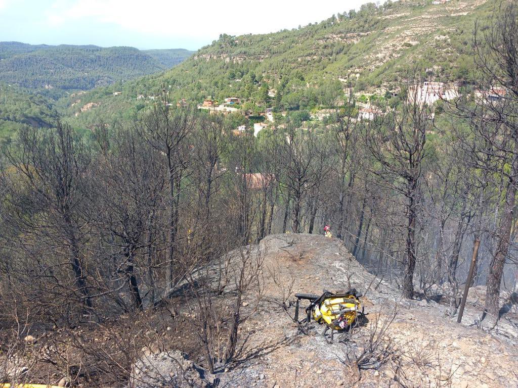 PNMontserrat's tweet photo. Controlat i estabilitzat l'incendi de vegetació forestal originat al Casot de #Marganell gràcies a la ràpida intervenció de l'@adfcat de #Marganell i  @bomberscat https://t.co/igZgzflcwn