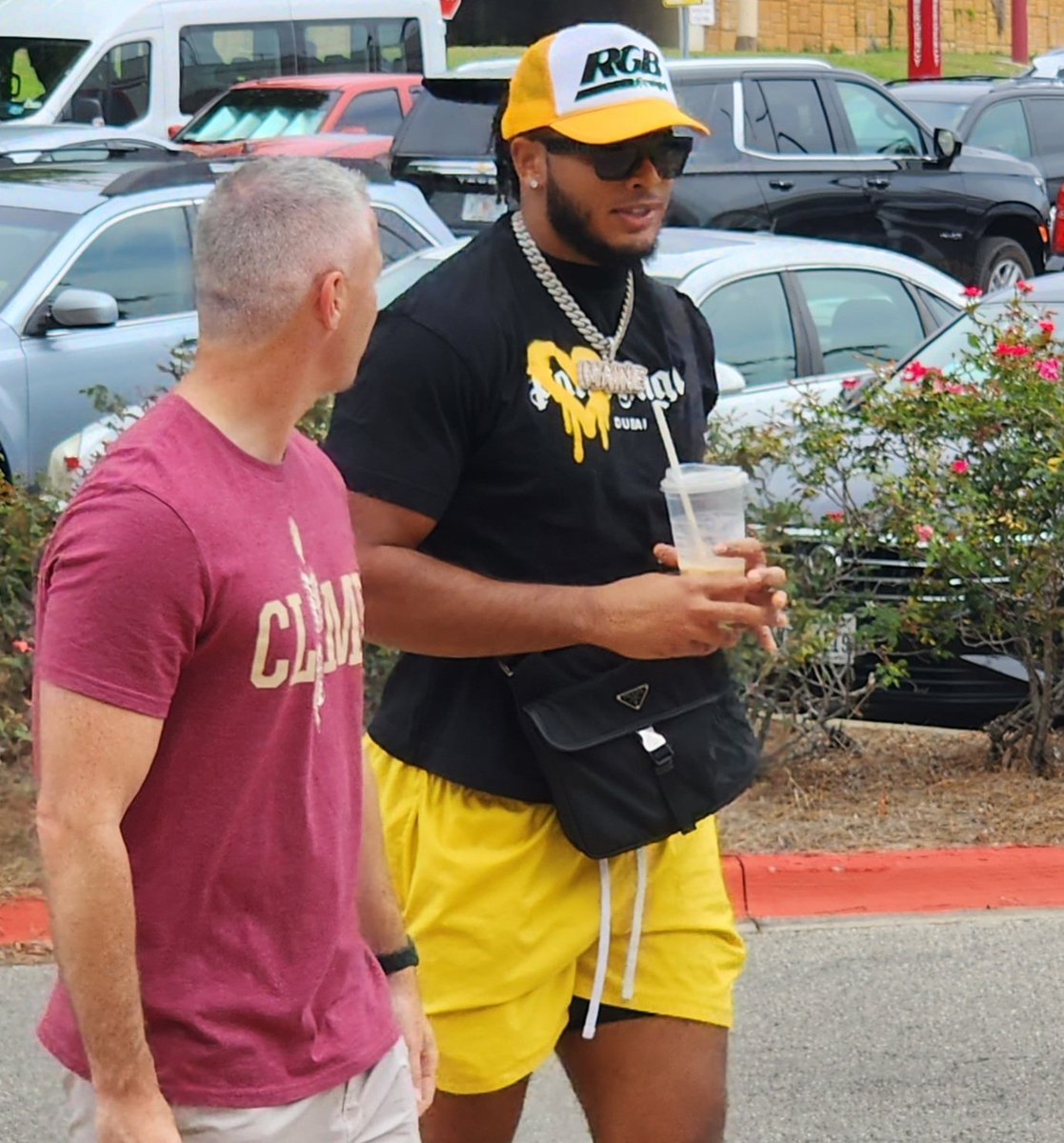 Look who just popped in for big #FSU recruiting weekend. <a href="/ii_jermaine/">Jermaine Johnson II</a>