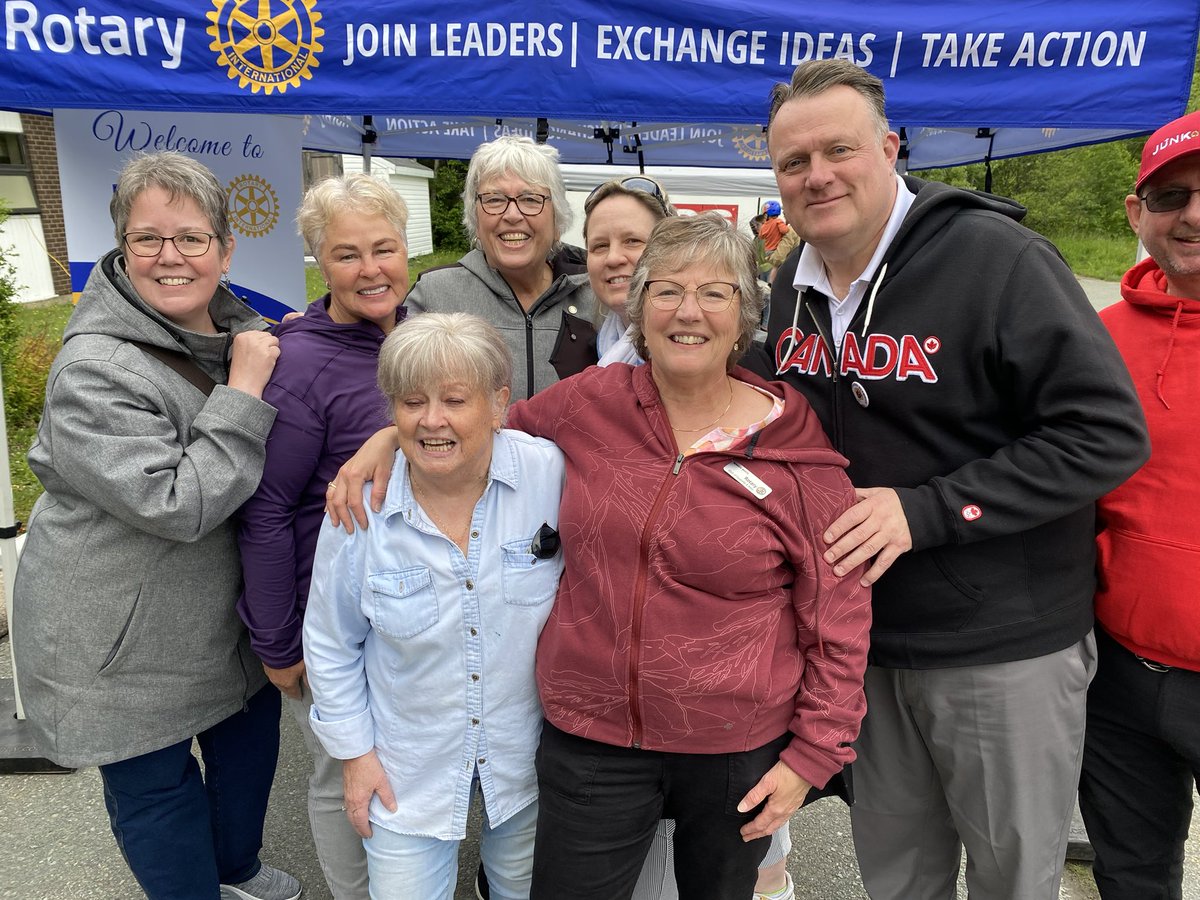 MikeSavageHFX's tweet photo. This is beautiful. @salvationarmy in Sackville give away bikes,helmets to families that can really use them.  With strong community supporters. @Rotary @newsbag https://t.co/Q61s0BY7Rb