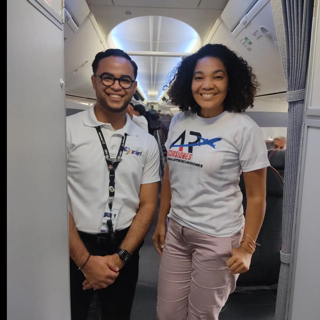 yismelly's tweet photo. Retornando a casa con una aerolínea confiable y de un servicio extraordinario.
Gracias por hacerme sentir como en casa.
@AraJetAirlines
@arajetairlines
@hr.medioscreativos
#arialdysrexcursiones
#arajet
#arajetairlines
#peru
#republocadominicana🇩🇴
#volando
#retorno
#home https://t.co/KRErUrsUQM