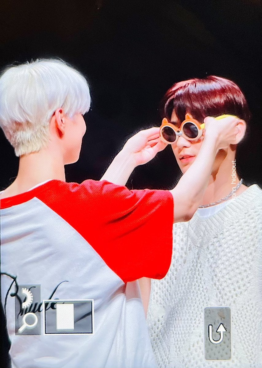 palgussi's tweet photo. 걔는 귀여워서 만지작댄건데 
쓰고싶은 줄 알고 냅다 양보하는게 ㅈㄴ웃김
니 선글라스 꼈을 때 걔 표정 봤으면
그런 생각 못했을텐데 https://t.co/HgcHIyRBgN
