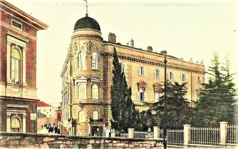 be_polite_ss's tweet photo. #Pola #Pula #Pulj #Istria 🐐
This is how Pula looks even today (buildings) except that we have today much more cars.
Source : Aleksandar Ivačković
https://t.co/pOEG9BNJsn https://t.co/X4Wt5Jo4pu