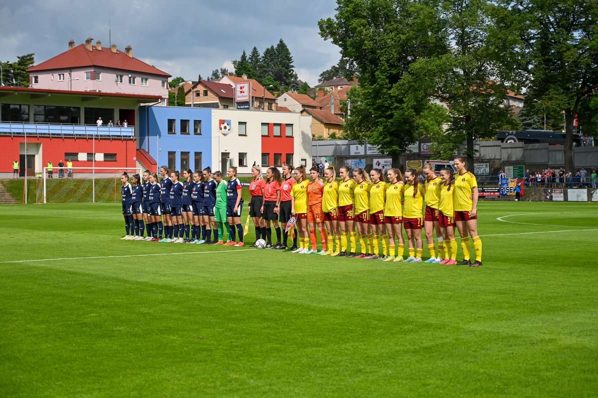 fortunalygazen's tweet photo. 📸 Ve finále poháru dorostenek vítězí Sparta nad Slováckem 2:0
#holkytaky #SLOACS https://t.co/55tye8dBDW