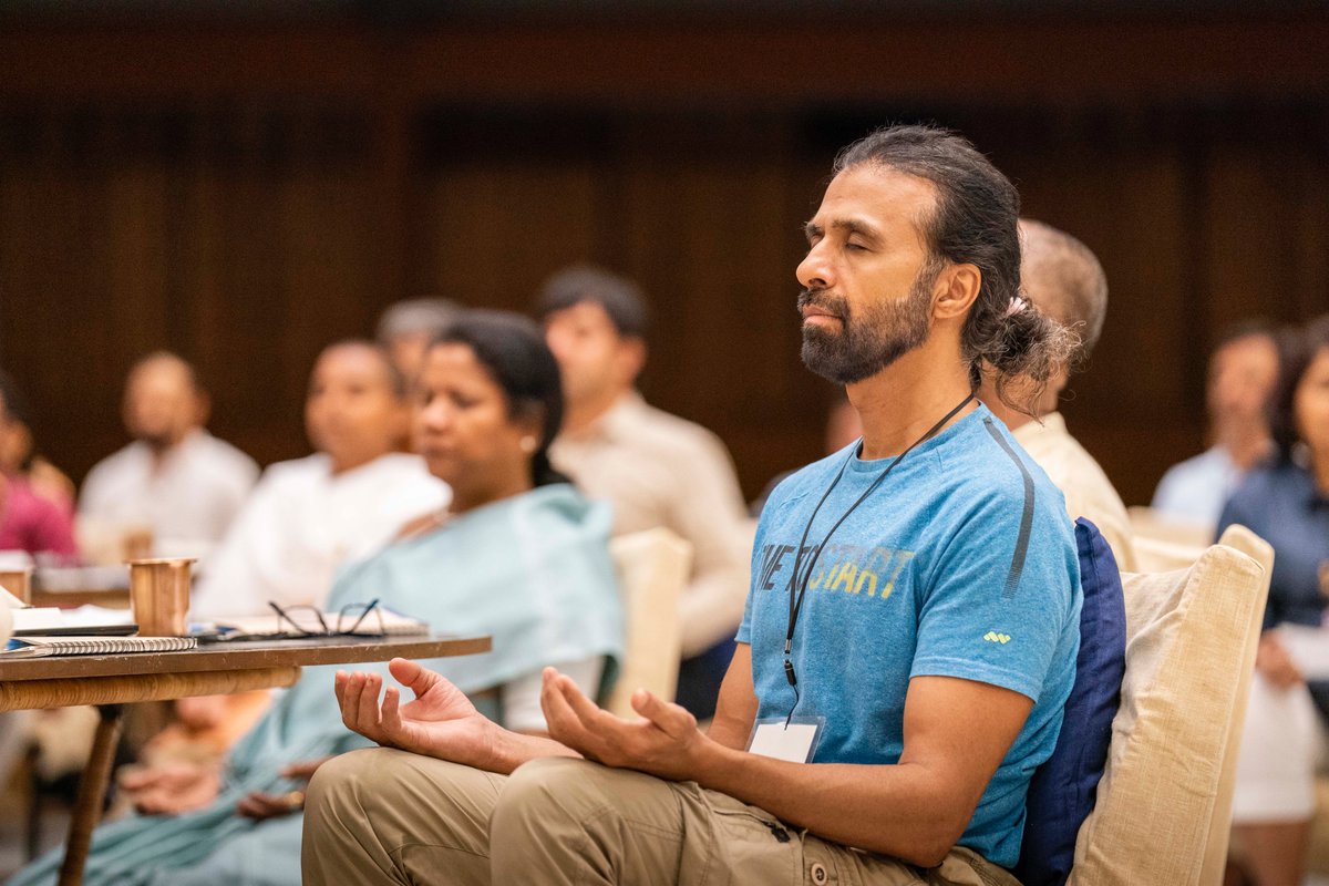 SadhguruAcademy's tweet image. Participants end another intense, power-packed day with &quot;Chit Shakti Meditation for Success&quot;, a meditation designed by Sadhguru. #humanisnotaresource #IshaLeadership #mentoring #talentmanagement #innovation #entrepreneur #startup #business #management