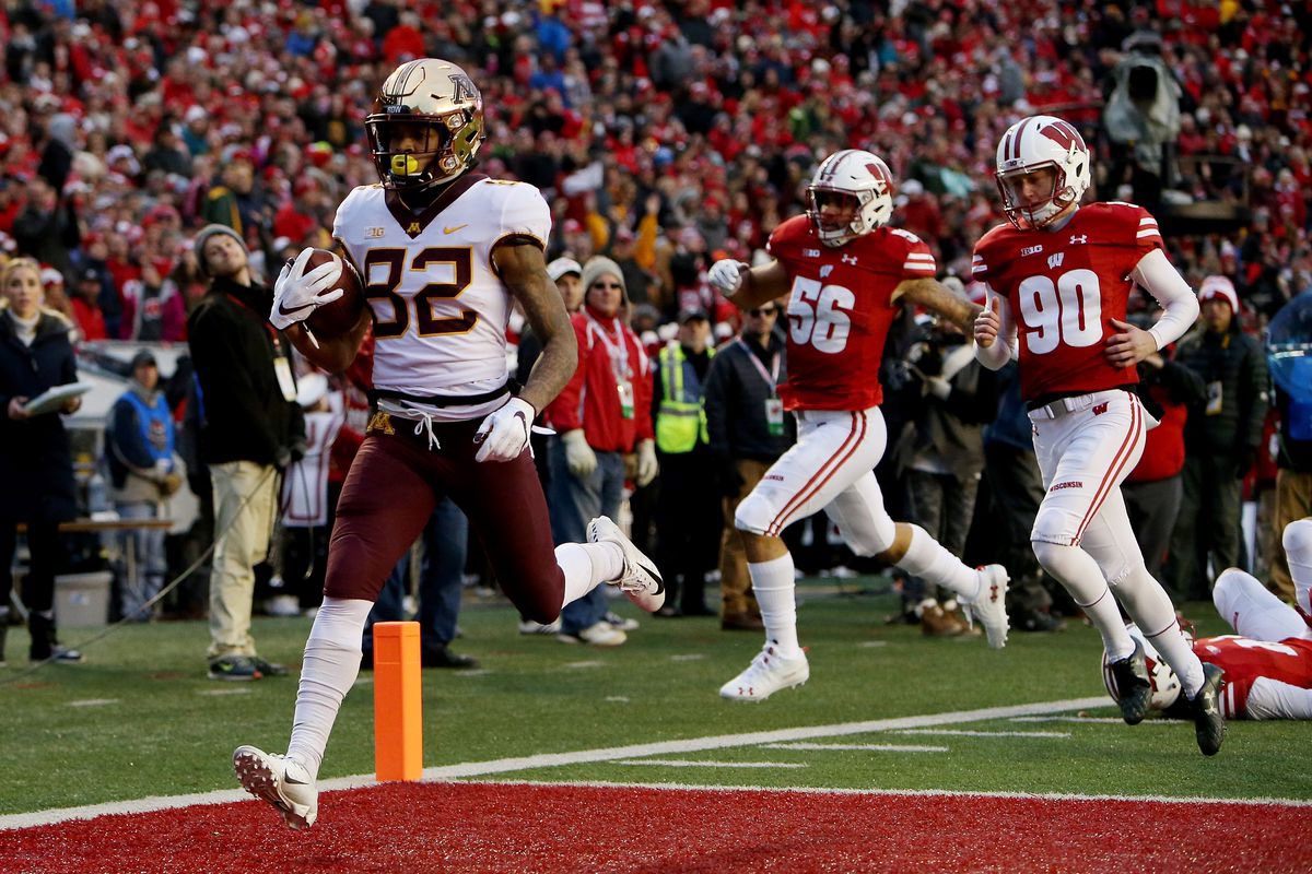 GopherHole's tweet photo. #Gophers opener vs #Huskers is only 82 days away. In our annual ongoing pictorial countdown, we present #82s Demetrius Douglas, Drew Wollitarsky & Super Bowl champ @BenUtecht! => https://t.co/5coYQmriKk https://t.co/18112UlziS