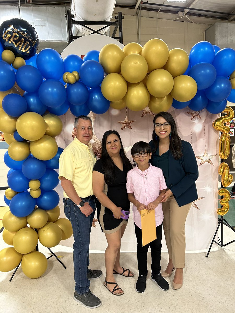 Roxanne Olvera tweet media