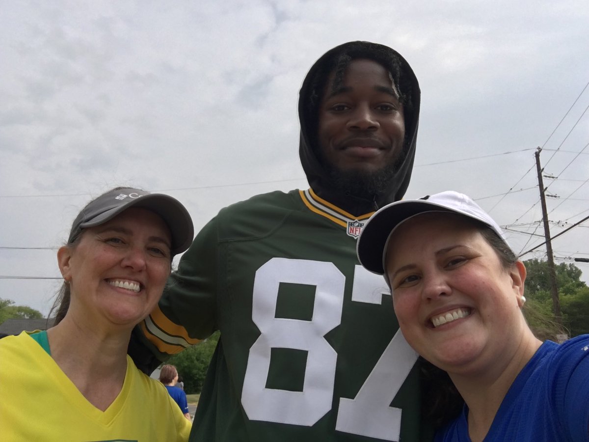 kvlies's tweet photo. @RomeoDoubs Thanks for your support at the ⁦@BellinRun⁩! Good luck this year! https://t.co/i7RJSlGutG