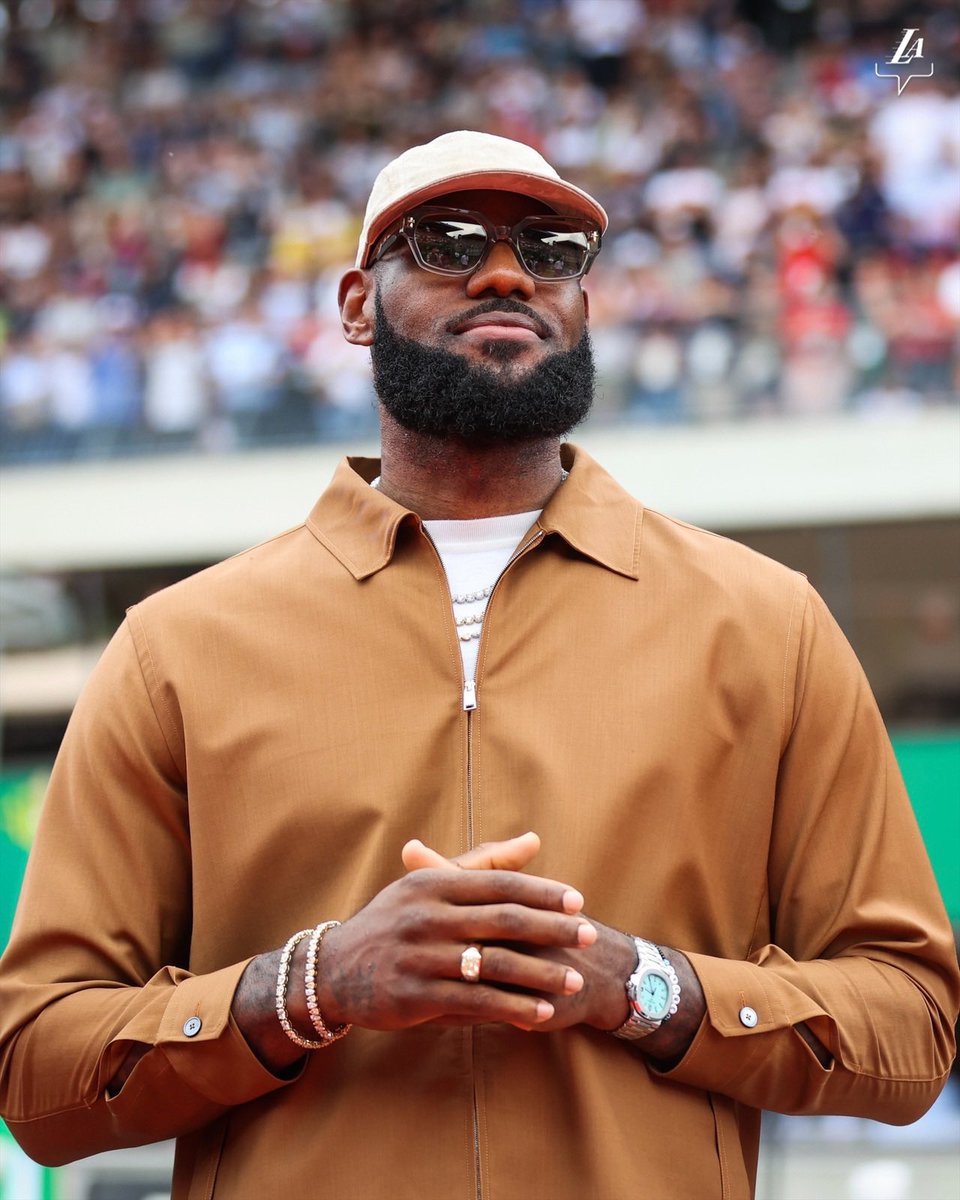 Lakers's tweet photo. 📍 Le Mans

@KingJames starts the race 🇫🇷 

@24hoursoflemans | #LeMans24 https://t.co/UK4f7MAV76