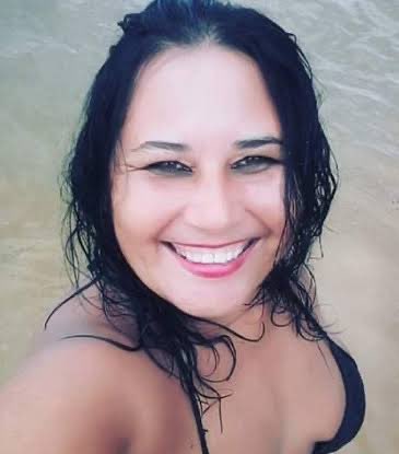 poptime's tweet photo. 🚨 AGORA: Ex-esposa de Luciano (da dupla com Zezé Di Camargo), revelou que o cantor é gay e que lhe traia com várias travestis. https://t.co/nJQZyTBPoi